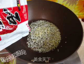 鸡蛋炸酱菠菜面的做法步骤：11