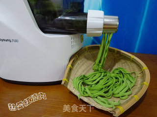 鸡蛋炸酱菠菜面的做法步骤：15