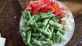 豆角炒西红柿的做法步骤：1