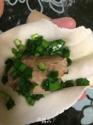 鸡翅韭菜盒子的做法步骤：8