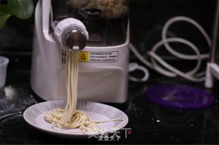 虾油面的做法步骤：1