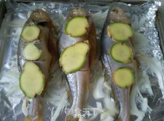 烤黄花鱼的做法步骤：3
