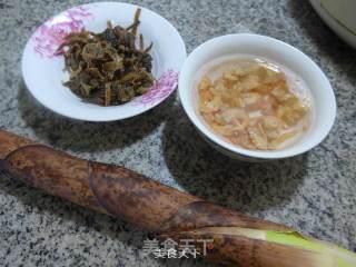 开洋梅干菜雷笋汤的做法步骤：1