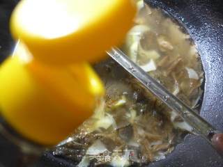 开洋梅干菜雷笋汤的做法步骤：7