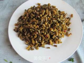 肉末酸豆角的做法步骤：1