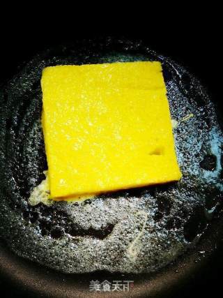鸡蛋面包片的做法步骤：4