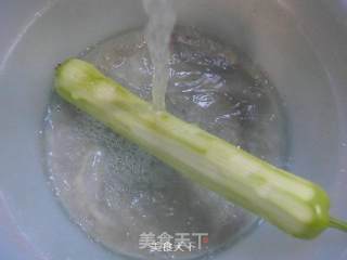 韭菜牛肚炒夜开花的做法步骤：2