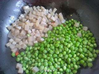 魔芋腊肉炒豌豆的做法步骤：4