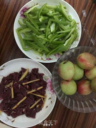 青椒牛肉的做法步骤：1