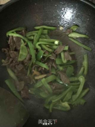 青椒牛肉的做法步骤：4