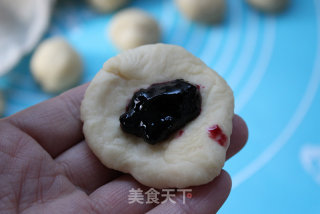 适合宝宝的美味面包——蓝莓夹心小面包的做法步骤：9