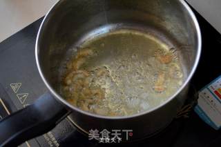 蟹味菇清炒西葫芦的做法步骤：2