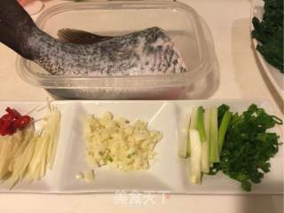 清蒸鱼的做法步骤：2