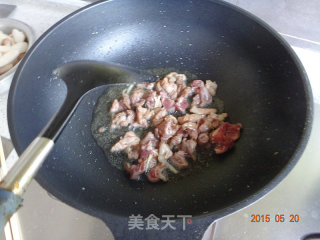 贫民菜超简单速成杏鲍菇炒韭菜的做法步骤：3