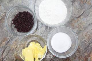 蔓越莓玛芬蛋糕的做法步骤：1