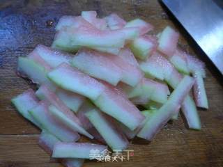西瓜皮拌青瓜的做法步骤：5