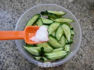 西瓜皮拌青瓜的做法步骤：8