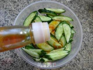 西瓜皮拌青瓜的做法步骤：12