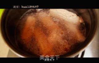 补钙排骨玉米汤的做法步骤：1