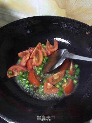 辣椒番茄炒空菜梗的做法步骤：4