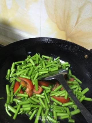 辣椒番茄炒空菜梗的做法步骤：5