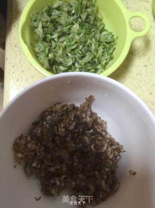 高山洋槐鸡蛋饼的做法步骤：1
