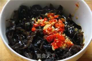 火麻油拌木耳防治便秘的做法步骤：7