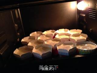 杀菌去疲劳的【蜂蜜杯子蛋糕】的做法步骤：8
