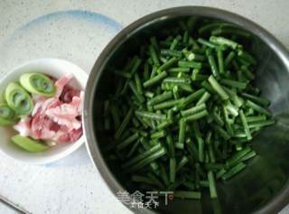 五花肉炒豇豆的做法步骤：1