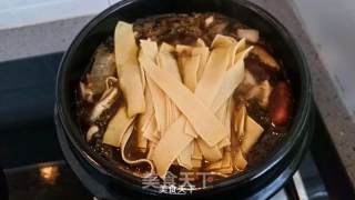 酸汤肥牛煲的做法步骤：9