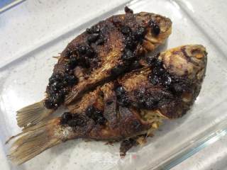 香酥豆豉鲫鱼的做法步骤：7
