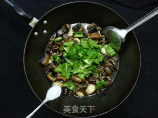 立夏鳝鱼赛人参--详解入口滑嫩清香的蒜焖鳝鱼的做法步骤：17