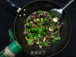 立夏鳝鱼赛人参--详解入口滑嫩清香的蒜焖鳝鱼的做法步骤：18