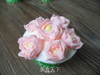 奶油霜杯子蛋糕的做法步骤：16
