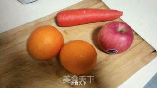 胡萝卜橙子苹果汁的做法步骤：1