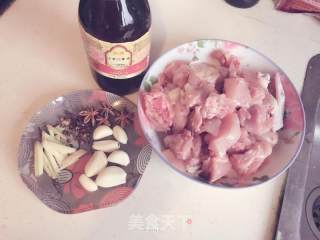 白萝卜炖鸡块的做法步骤：2