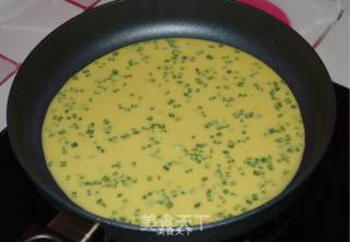 韭菜鸡蛋饼的做法步骤：5