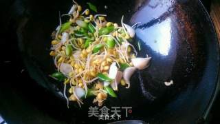 酸辣粉条煲的做法步骤：2
