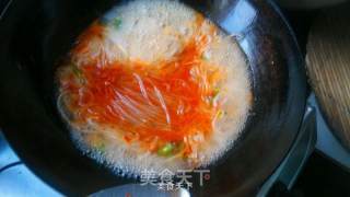 酸辣粉条煲的做法步骤：4