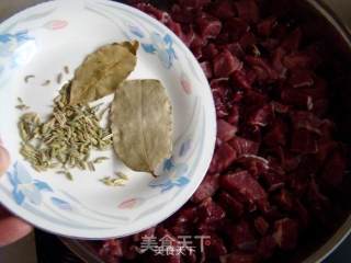 孜然牛肉干的做法步骤：2