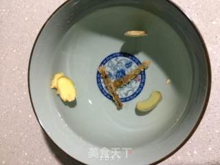 鲜橙炖雪蛤的做法步骤：1