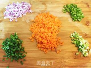 黄金炒饭的做法步骤：1