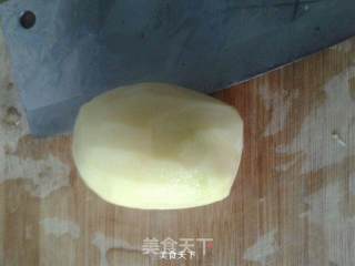蒜泥土豆的做法步骤：1