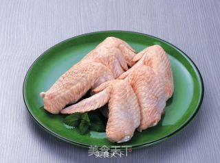 美味可乐鸡翅的做法步骤：1