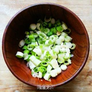 葱油饼的做法步骤：3