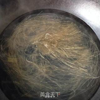 豆芽炖粉丝的做法步骤：2