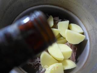 青菜土豆肉骨汤的做法步骤：4
