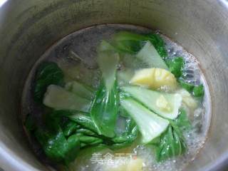 青菜土豆肉骨汤的做法步骤：8
