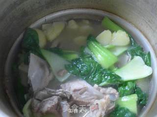 青菜土豆肉骨汤的做法步骤：11