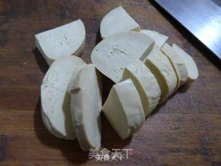 鲜素鸡烧牛蛙的做法步骤：2